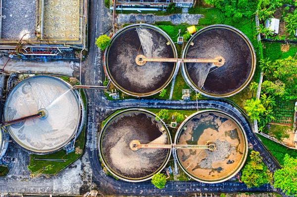 Large-scale wastewater treatment facility by Evoqua.